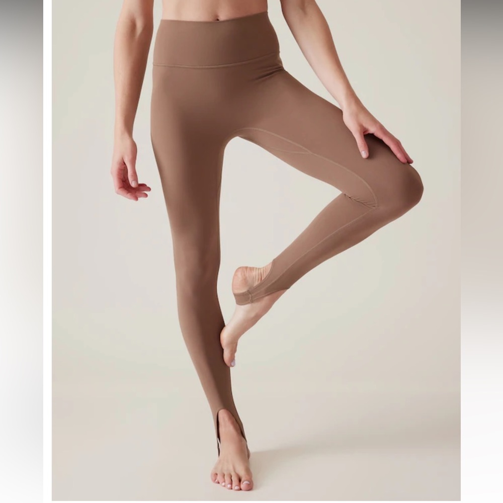 NWT ATHLETA Transcend Stirrup Tight Rustic Beige M Tall